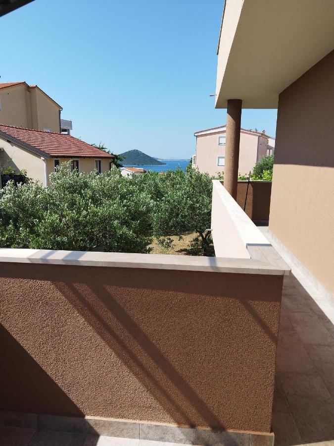 Apartments Davor ドラゲ エクステリア 写真